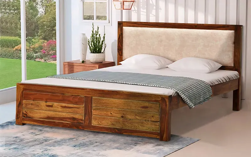 QUREEN SIZE BED WITH HEADBOARD